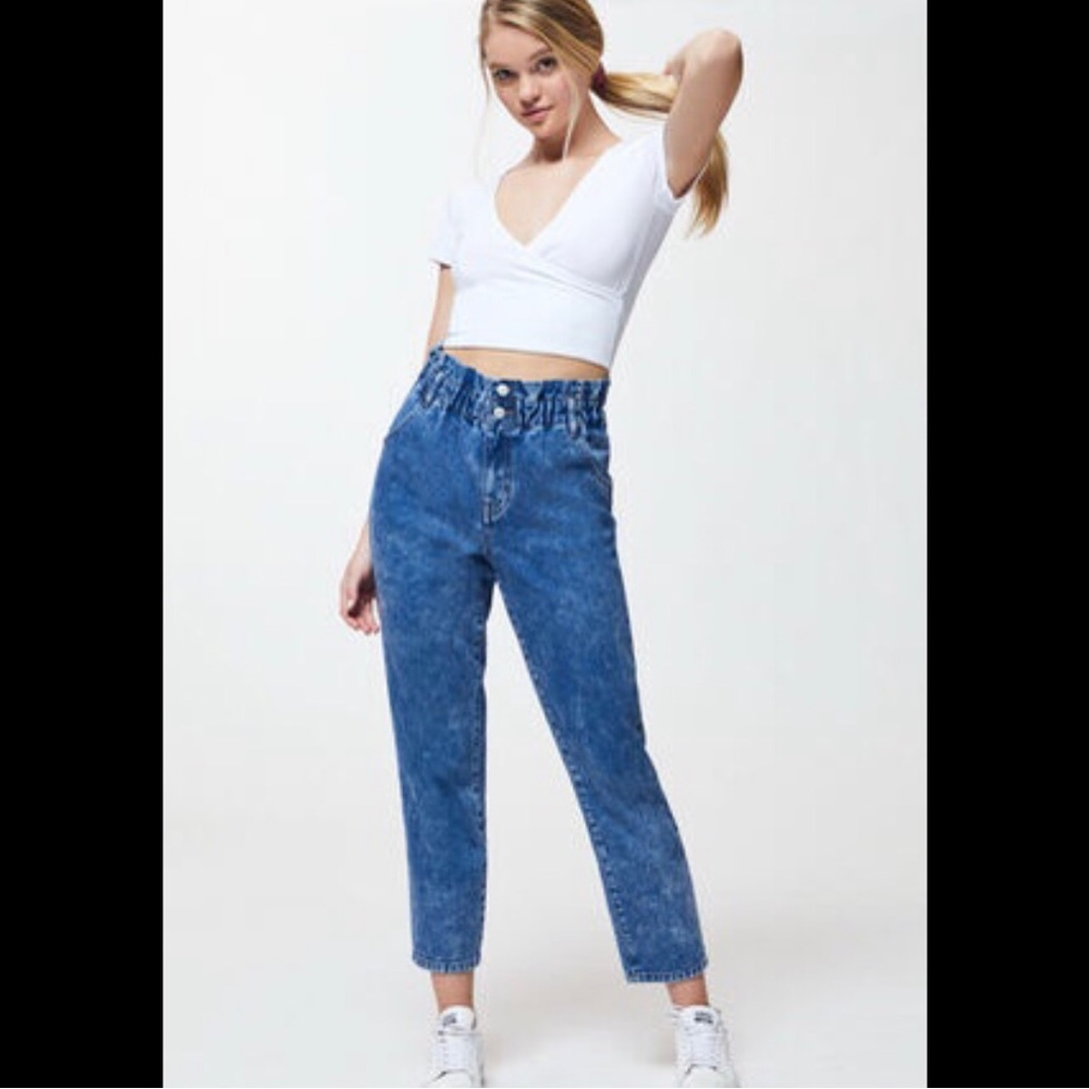 PacSun Cinched Blue Paperbag Mom Jeans - Women’s 25